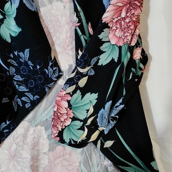 MOA USA Floral Teddy Jacket - Black, Pink, Blue - Picture 9 of 12